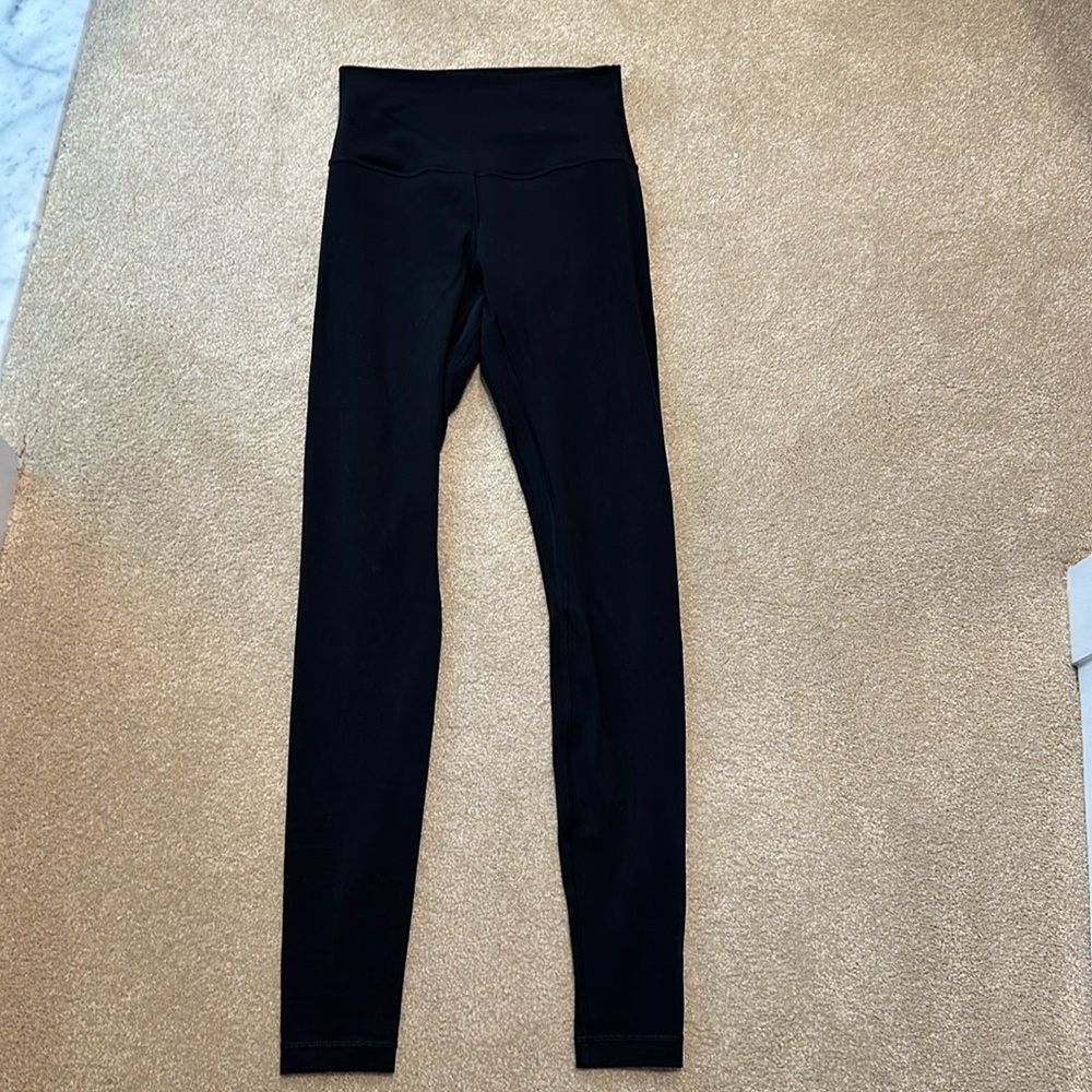 Black Lululemon High Rise 28" Align leggings. Like new